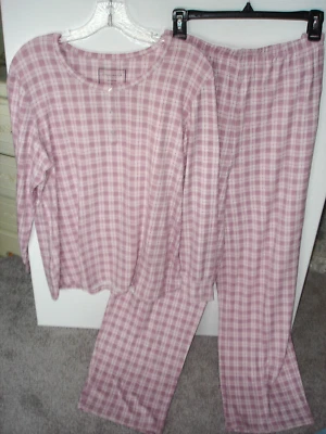 Pijama Charter Club para mujer con textura súper suave blanco*lavanda a cuadros talla L Foto 1 de 4