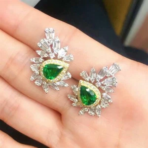 CLEARANCE!!! NWT $9,229 18KT GORGEOUS FANCY GREEN TSAVORITE DIAMOND EARRINGS - Picture 1 of 1