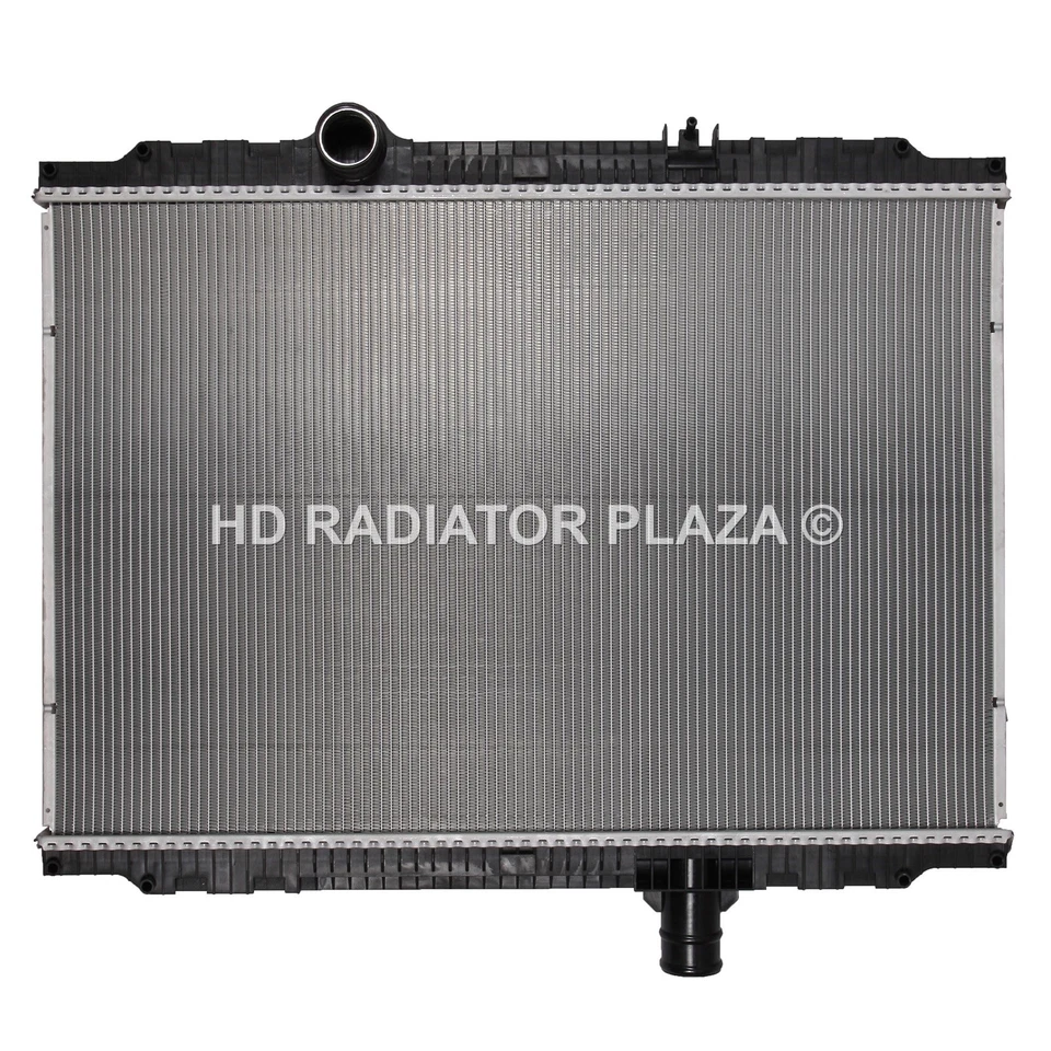 Radiator For 11-13 Kenworth T170 T270 T300 T370 T400 Peterbilt 325 330 337 348 - Imagem 1 de 4