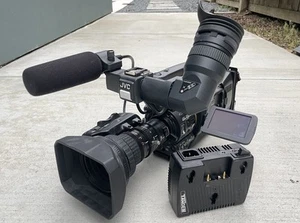 JVC GY-HD250 U ProHD Camcorder w/ Fujinon Lens, Mic & Battery - Half working - Picture 1 of 11