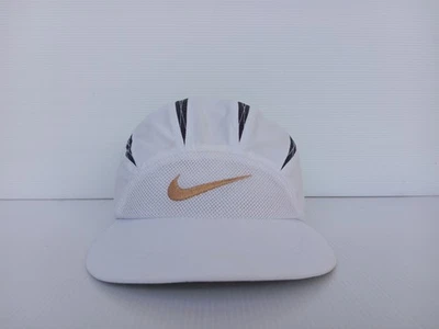 Boné Nike 6 painéis TAILWIND DRI-FIT chapéu 2 cores branco-preto aba marrom malha Swoosh - Imagem 1 de 4