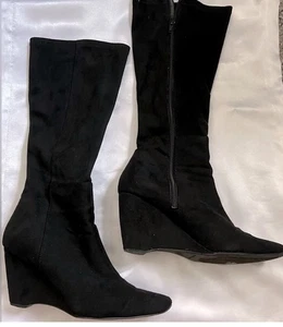 Apostrophe schwarze Wildlederstiefel mit verstecktem Absatz, Größe 9M gebraucht - Bild 1 von 8