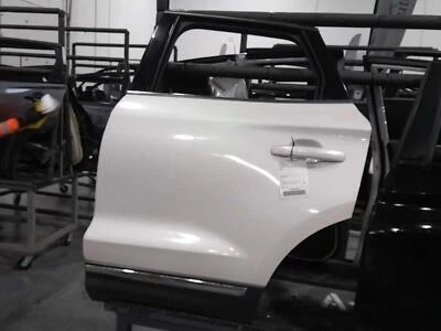 Conjunto de puerta trasera izquierda usado lado trasero se adapta a: Lincoln MKC 2015 trasero izquierdo grado A Foto 1 de 4