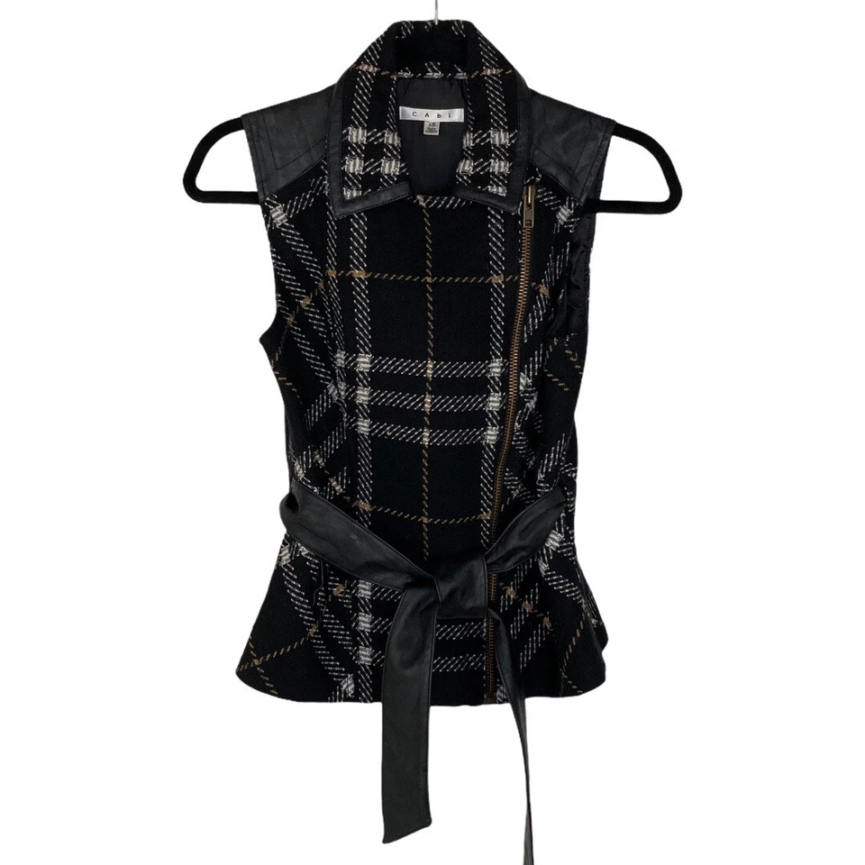 Chaleco Cabi Negro Mezcla de Lana a Cuadros con Borde de Cuero Sintético Talla XS Foto 1 de 4