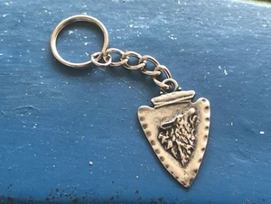 JÄGER WILD WESTERN SCHMUCK 1 PFEILSPITZE mit WOLF ZINN SCHLÜSSELANHÄNGER NEU. - Bild 1 von 1