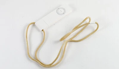 Apple IPod Shuffle 1st Gen White A1112 (512 MB) Very Good - Image 1 of 4