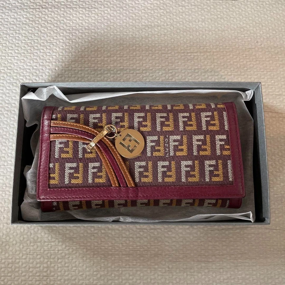 Fendi Damas Cartera Larga Púrpura Suave Cuero Ligero Nueva Foto 1 de 4