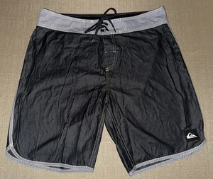 Quicksilver Surf Board Shorts Men’s Size 34 Black Grey Logo Pocket Drawstring - Picture 1 of 5