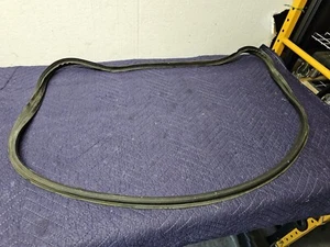 2013 Ford Mustang Convertible Rear Deck Trunk Lid Rubber Weatherstrip Seal - Picture 1 of 3