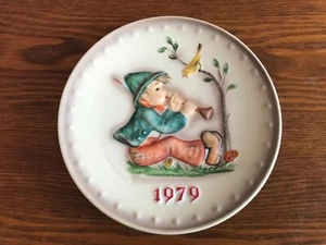 VINTAGE MI HUMMEL GOEBEL PLATE 1979  Hand Painted. GERMANY SINGING LESSONS, 272 - Picture 1 of 7