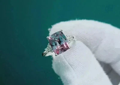 Кольцо из чистого белого золота 14 карат с александритом изумрудной огранки изменение цвета 3,10 карата все размеры - Изображение 1 из 4