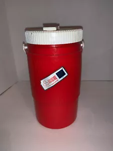 Jarra de Colección Roja con Parte Superior Blanca 1/2 Galón 1.89L de BEE UTHRETHANE Aislada de Agua Ju - Imagen 1 de 10