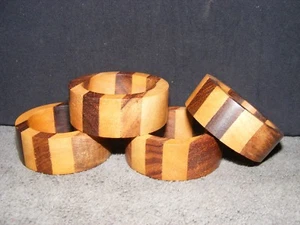 Juego de 4 tiras laminadas a juego anillos de servilleta de madera mixtos - Imagen 1 de 3