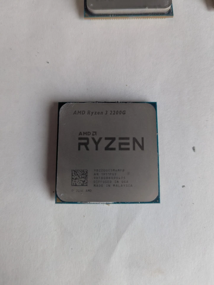 AMD Ryzen 3 2200G Processor YD2200C5M4MFB - Image 1 of 1
