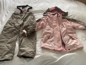 Girls ski jacket and salopettes age 5 - 6 - Picture 1 of 6