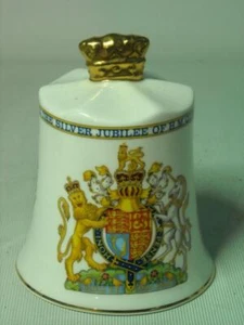 Aynsley QUEEN ELIZABETH II SILVER JUBILEE Bell England's Kings and Queens - Foto 1 di 4
