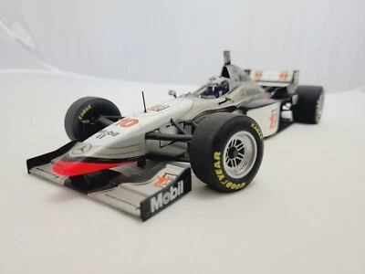 MINICHAMPS 1:18 1997 McLaren Mercedes MP4-12 David Coulthard Foto 1 de 4