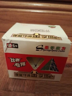 Shengshou Triángulo Priamida Pirámide Cubo Mágico Puzzle Velocidad Juguete 3x3x3 Totalmente Nuevo Foto 1 de 3