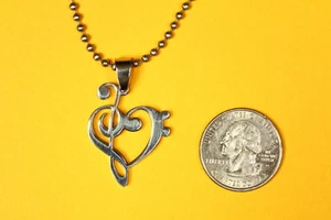 Musik Anhänger Violinschlüssel Herz Charm Edelstahl GRATIS Perlenkette Halskette - Bild 1 von 4