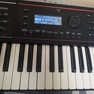 Roland JUNO-DS 88-Key Synthesizer Keyboard - Image 1 of 4
