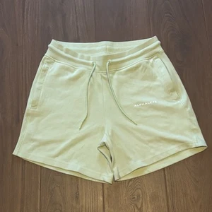 Alphalete Shorts Womens Large Essential Core Athletic Sweat Shorts Green Pockets - Picture 1 of 6