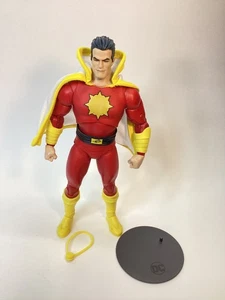 McFarlane Dc Direct Page Puncher Shazam 7' Figur Platinum LESEN - Bild 1 von 2