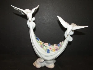 Lladro "Blütenblätter des Friedens" #6579 Tauben tragen Blumen GLÄNZEND ohne Karton 8 3/4" - Bild 1 von 9