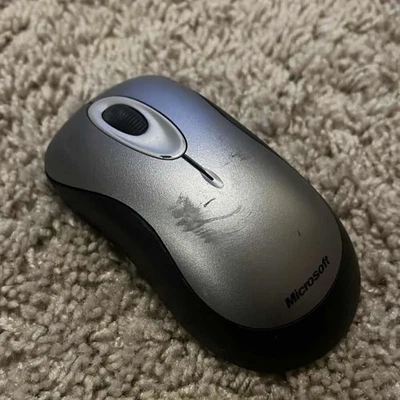 3D Microsoft Wireless Optical Mouse 2000 Model 1067 Gray Silver NO RECEIVER - Image 1 of 2