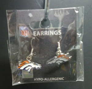 NFL Denver Bronco Caballo Muerto Pendientes Colgantes Fútbol Milla Alto Estadio Nuevo - Imagen 1 de 5