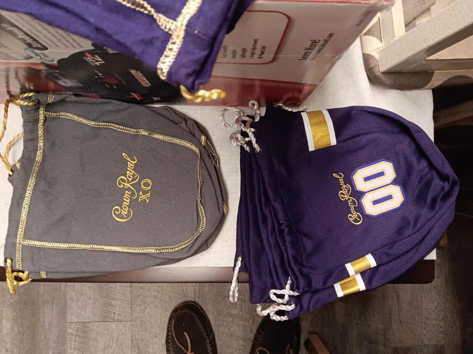 Crown Royal手提包 — 第 1/1 张图片