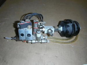 Assemblaggio valvola pneumatica (0666) - Foto 1 di 2