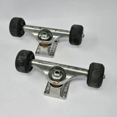 Camiones de skate Independent Truck Co. 139 pulidos y huesos ruedas OG 100 Foto 1 de 4