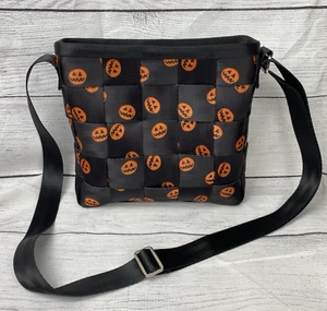 Harveys Seatbelt Bag Nightmare Before Christmas Black Orange Crossbody 10x10" - Picture 1 of 8