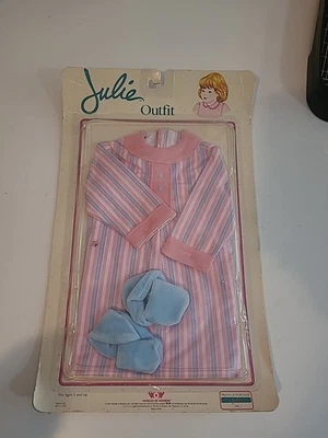 Nuevo de Lote Antiguo 1987 World Of Wonder Julie Muñeca Pijama Zapatillas Conjunto Acurrucado WOW Foto 1 de 4