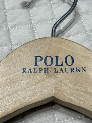 Polo Jeans Ralph Lauren Percha Madera 18" Foto 1 de 2
