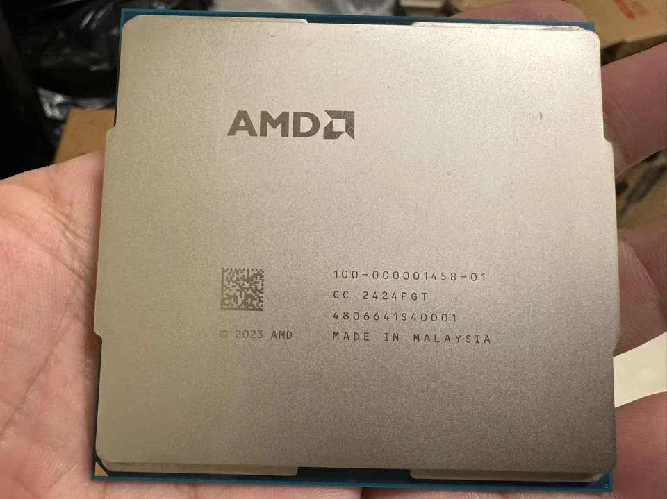 AMD EPYC 9845 QS 160 cores 320 thread 2.0 up to 3.7ghz 3.25ghz 320mb 9005 400W - Bild 1 von 1