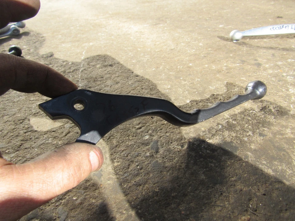 Honda CB550 F 1976 palanca de freno delantera Foto 1 de 1