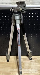 Vintage FOCAL Kamerastativ 20-08-45 verlängert 55” gefaltet 23” - Bild 1 von 7