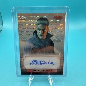 2025 Topps Stranger Things High Tek Tom Wlaschiha Enzo Antonov Orange Auto /25 - Picture 1 of 2