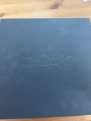 Hey Ich Verkaufe Meine Neue Loredana Medusa Box Mit Cd Und Dem Ganzen Inhalt - Bild 1 von 4