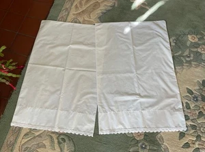 2 Vintage Kissenbezüge in Standardgröße mit handgefertigter Häkelspitze - Bild 1 von 4