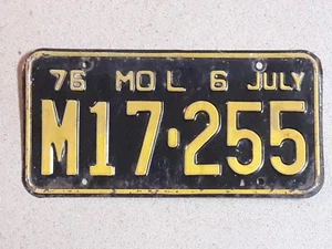 VINTAGE MISSOURI LICENSE PLATE 1976 JULY 6 M17 255 AUTO CAR BLACK - Picture 1 of 3