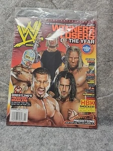 WWE WRESTLING MAGAZINE NOVEMBER 2008 WINNERS AND LOSERS  New Sealed With POSTER  - Picture 1 of 2