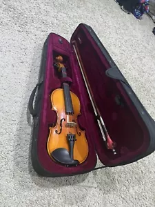 Mendini 1/4 Violin, Velvet Red Case with Clean Bow | USED - Picture 1 of 6