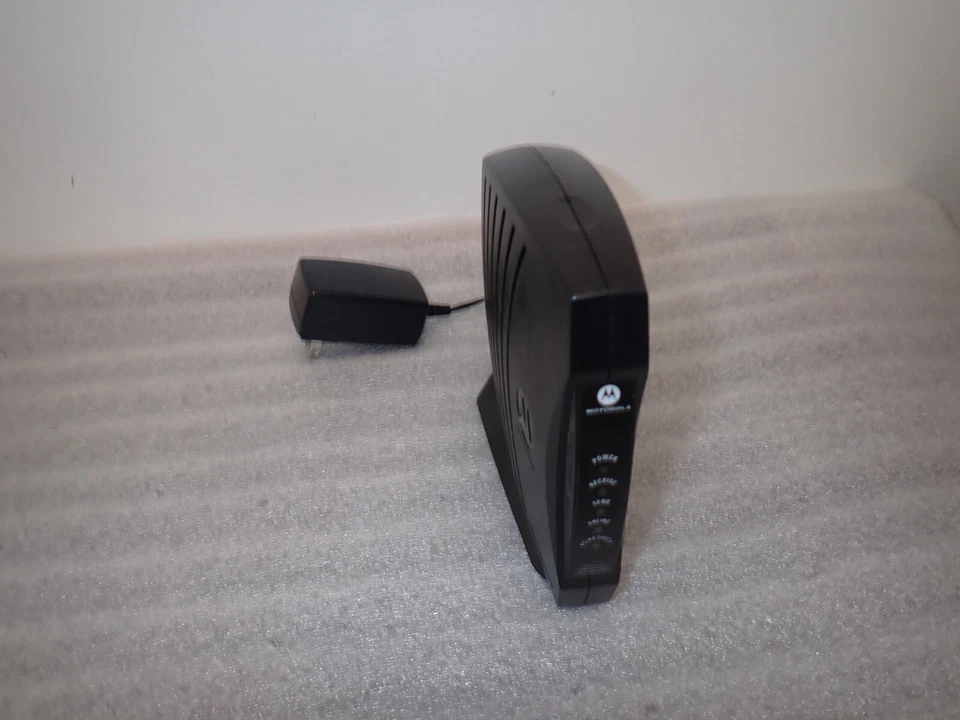 Motorola SURFboard SB5101U DOCSIS 2.0 (38.91 Mbps) Cable Modem w/ AC Adapter - Image 1 of 1
