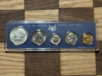 1967 Special Mint Set. PROOF SET for 67. Original from US Mint. 40% Silver Half - Image 1 of 4