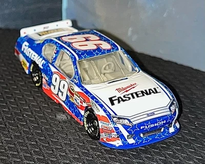 1/64 2012 Acción #99 Fastenal Milwaukee NASCAR SALUTES EDWARDS FUSIÓN Foto 1 de 3