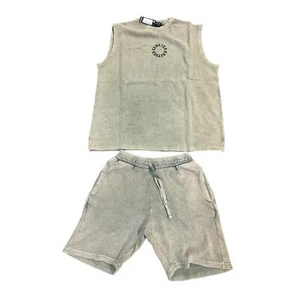 Conjunto de camiseta sin mangas y pantalones cortos boohooMAN para hombre lavados en oliva con gráficos de gofre - XS - Imagen 1 de 7