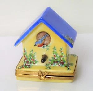 VTG BEAUTIFUL LIMOGES FRANCE PORCELAIN TRINKET PILL BOX ROCHARD BIRDHOUSE BIRD - Picture 1 of 1