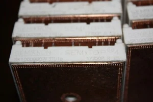 SK100DBB07F3TD1p Semikron IGBT Modul Semitop 4 - 1 Pcs (SC-8) - Picture 1 of 2
